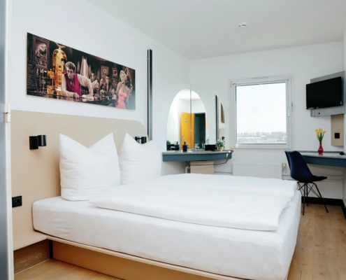 Komfortables Doppelzimmer mit Arbeitsplatz