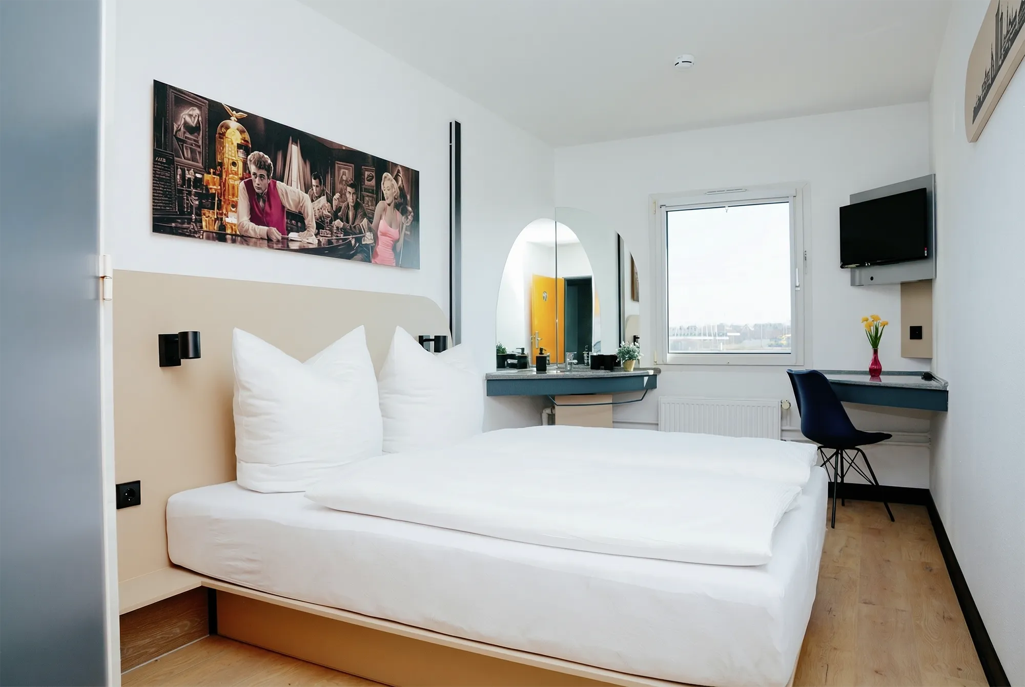 Komfortables Doppelzimmer mit Arbeitsplatz